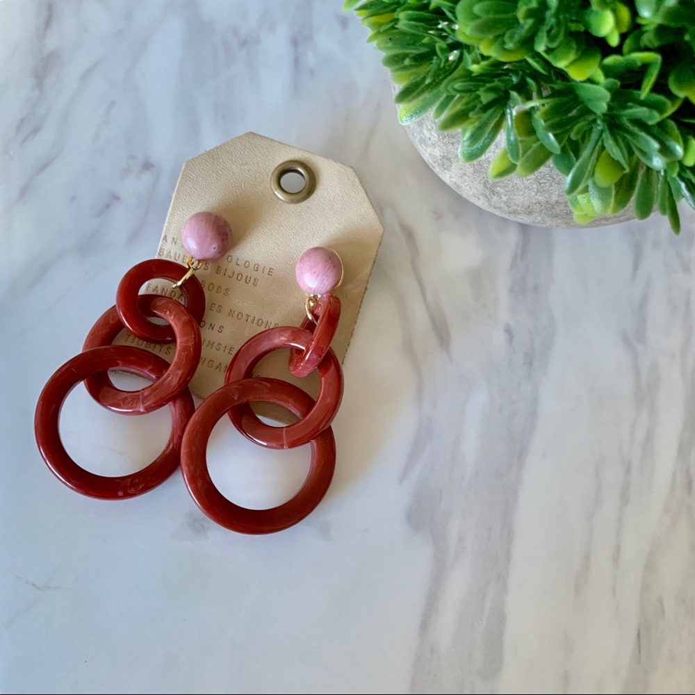 NWT Anthropologie “Linked Up” Drop Earrings 🌷